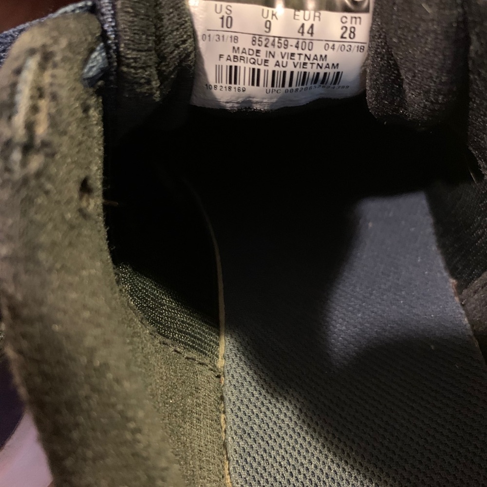 Shoes. - Picture 4 of 4